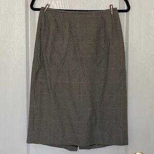 Pencil Skirt with Houndstooth Pattern